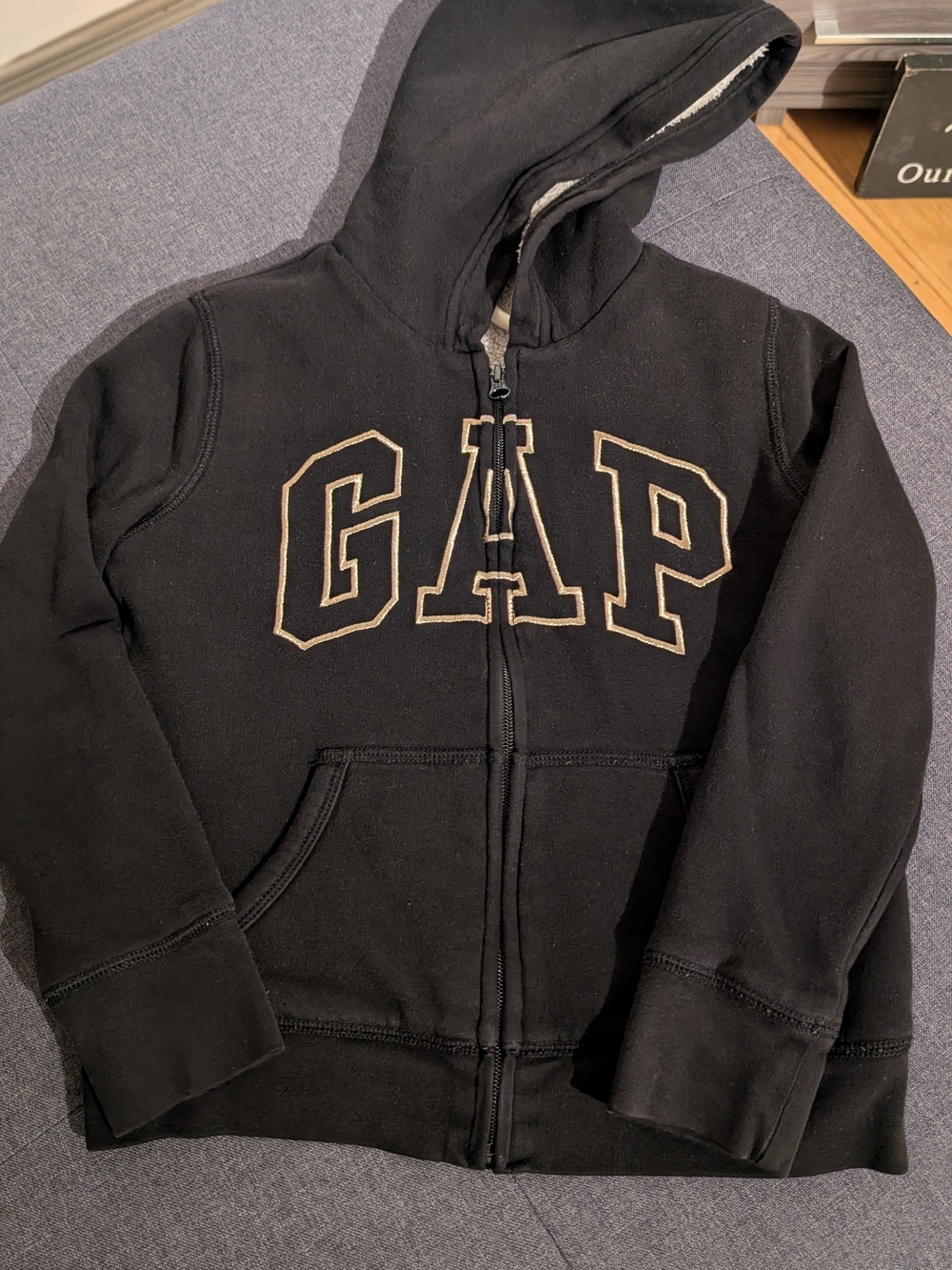 GAP Black Full‑Zip Hoodie with Contrasting Logo Outline